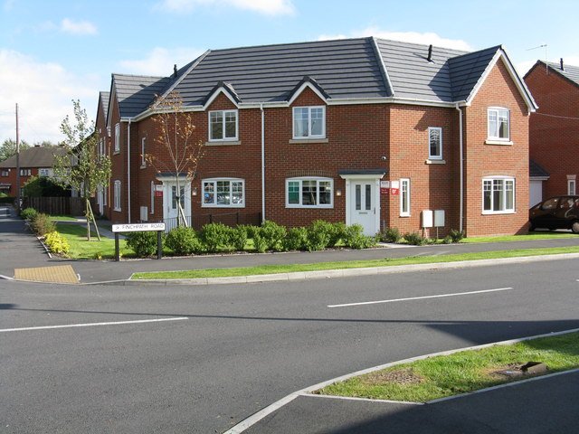 5. Home Equity Is the Middle Class's Biggest Wealth Driver (Image Credits: Wikimedia)