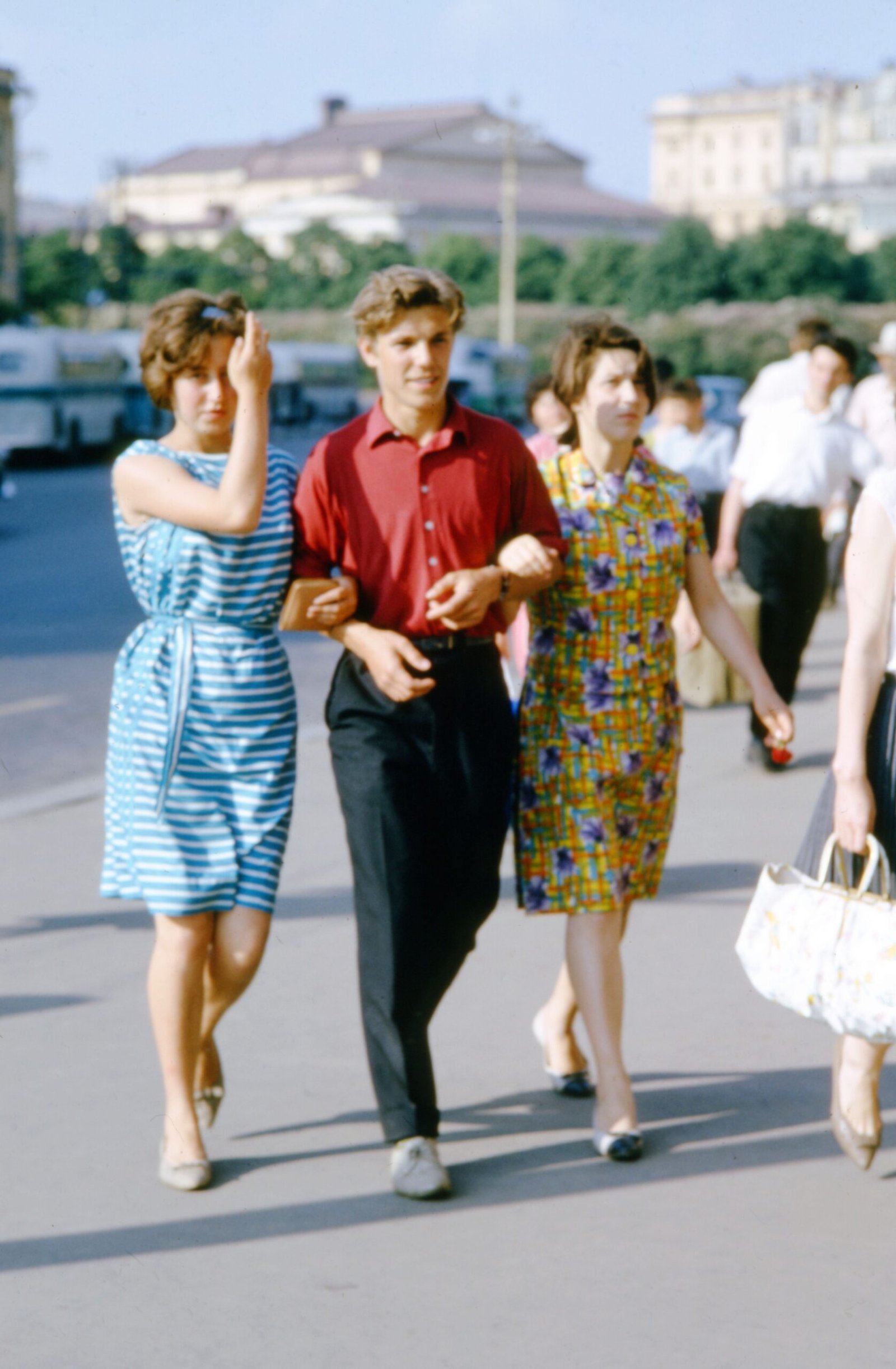 6. Younger Buyers Are Demanding Walkability, Not Sprawl (Image Credits: Wikimedia)