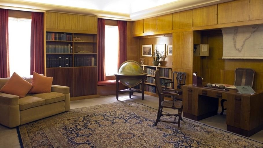 8 Antique Household Items That Are Increasing in Value Each Day