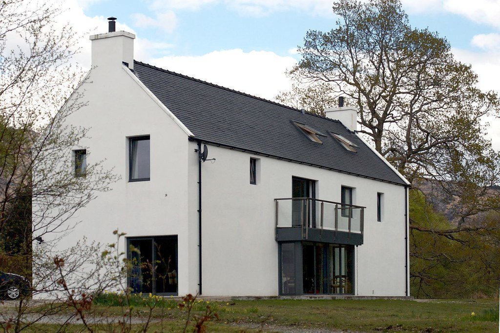 7. The Home Has an Awkward or Outdated Layout (Image Credits: Flickr)