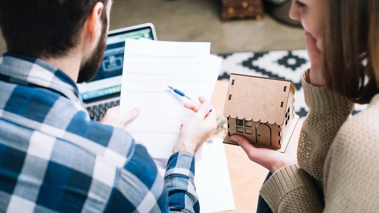 Why Some Homes Just Can't Sell, According To Real Estate Agents