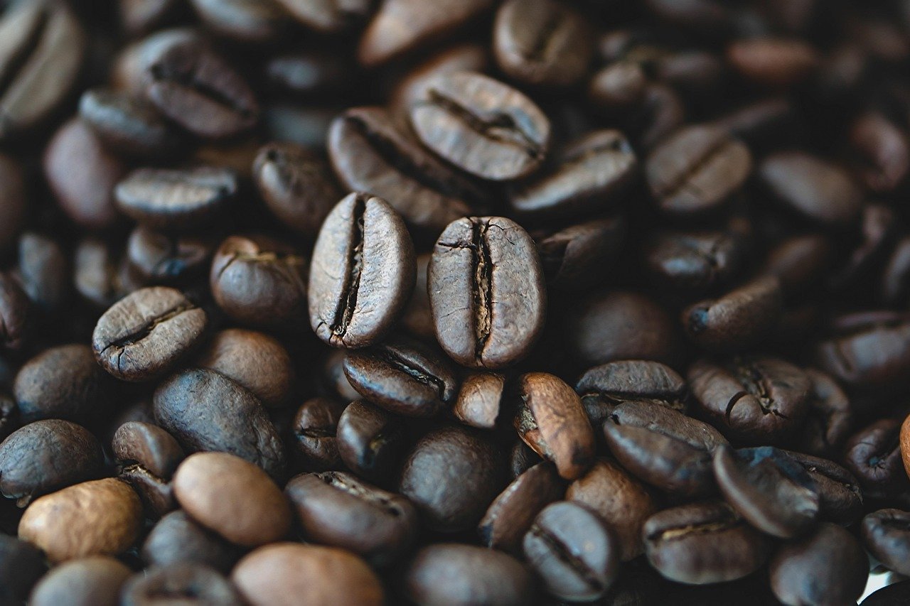 7. Premium Coffee Brands vs. Store-Brand Coffee (Image Credits: Pixabay)