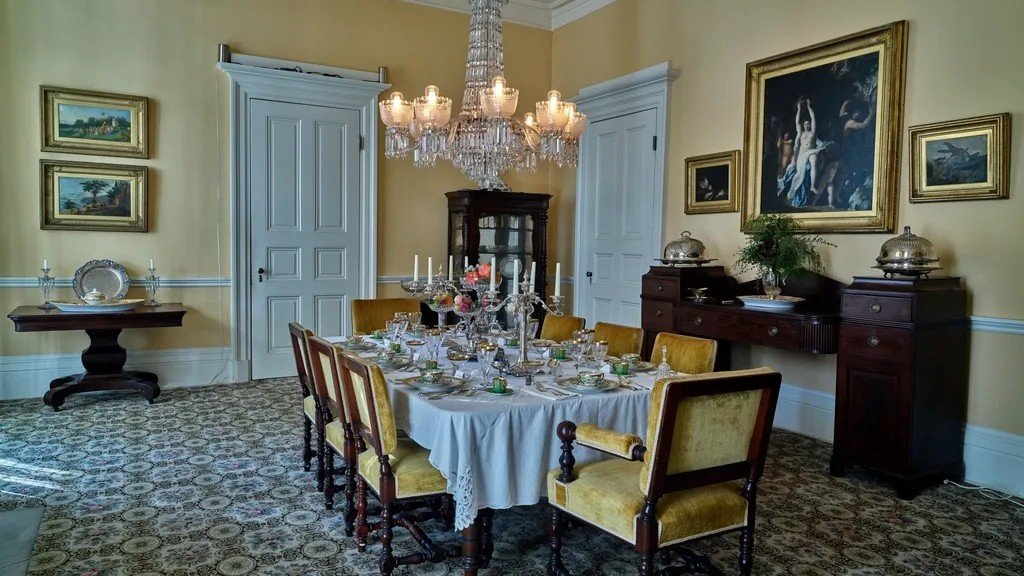 The "Old Money" Aesthetic: 10 Home Decor Choices That Signal Generational Wealth