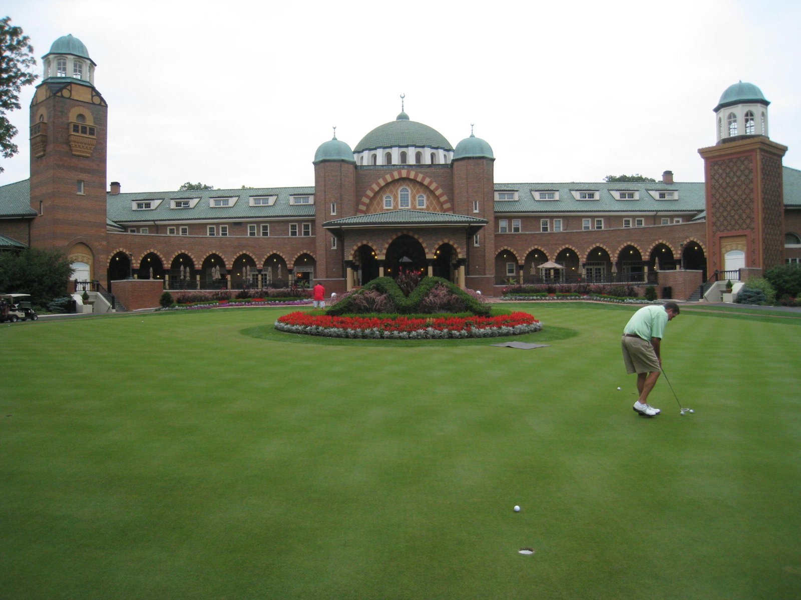 4. Whether You Ask Thoughtful Questions or Just Talk About Yourself (originally posted to Flickr as Medinah Country Club, Medinah, Illinois, CC BY 2.0)