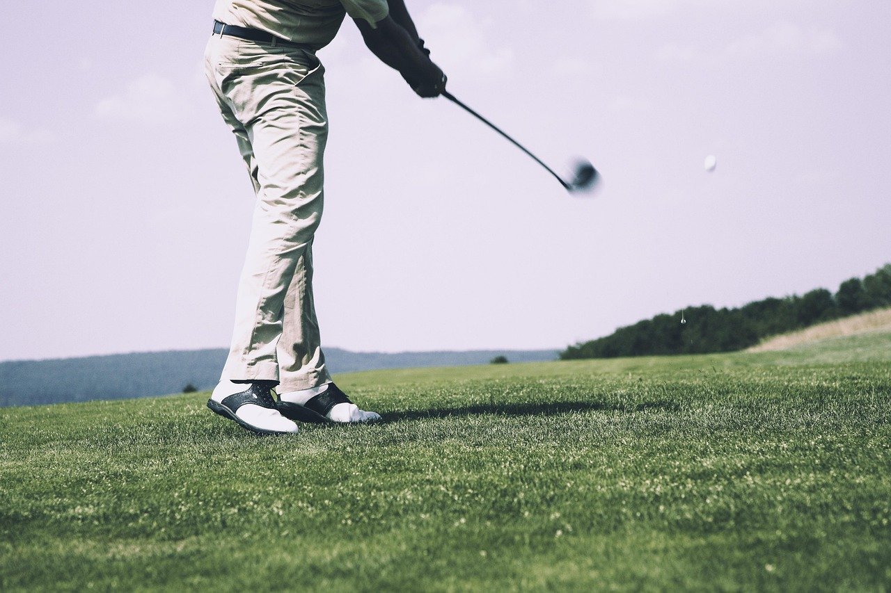 7. Your Familiarity With Golf and Club Etiquette (Image Credits: Pixabay)