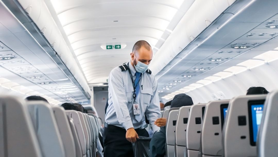 11 Behaviors That Make Flight Attendants Secretly Label You the "Difficult Passenger" in Row 12