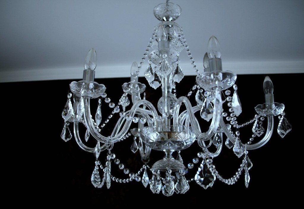 2. The Lighting Fixture (or the Absence of One) (Jim_K-Town, Flickr, CC BY 2.0)