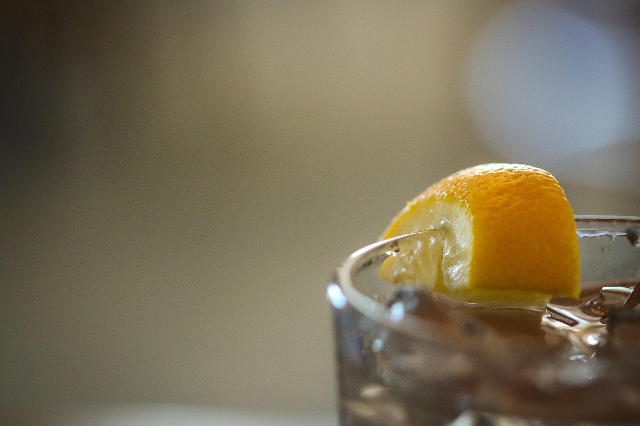 1. The Long Island Iced Tea: The Universal Red Flag (Image Credits: Pixabay)