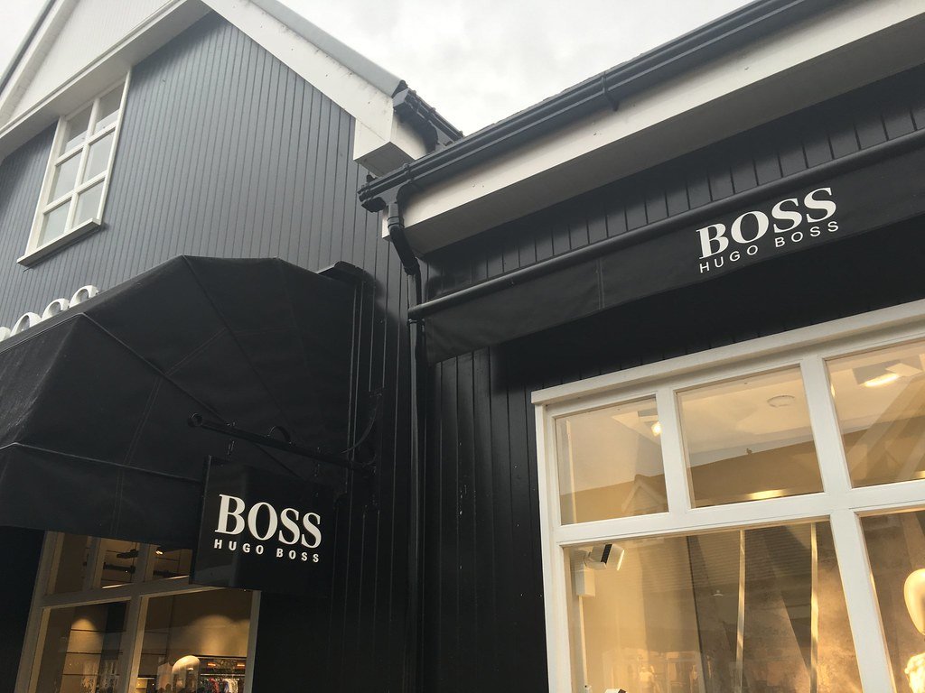 4. Hugo Boss: Stuck in No Man's Land (jeffdjevdet, Flickr, CC BY 2.0)