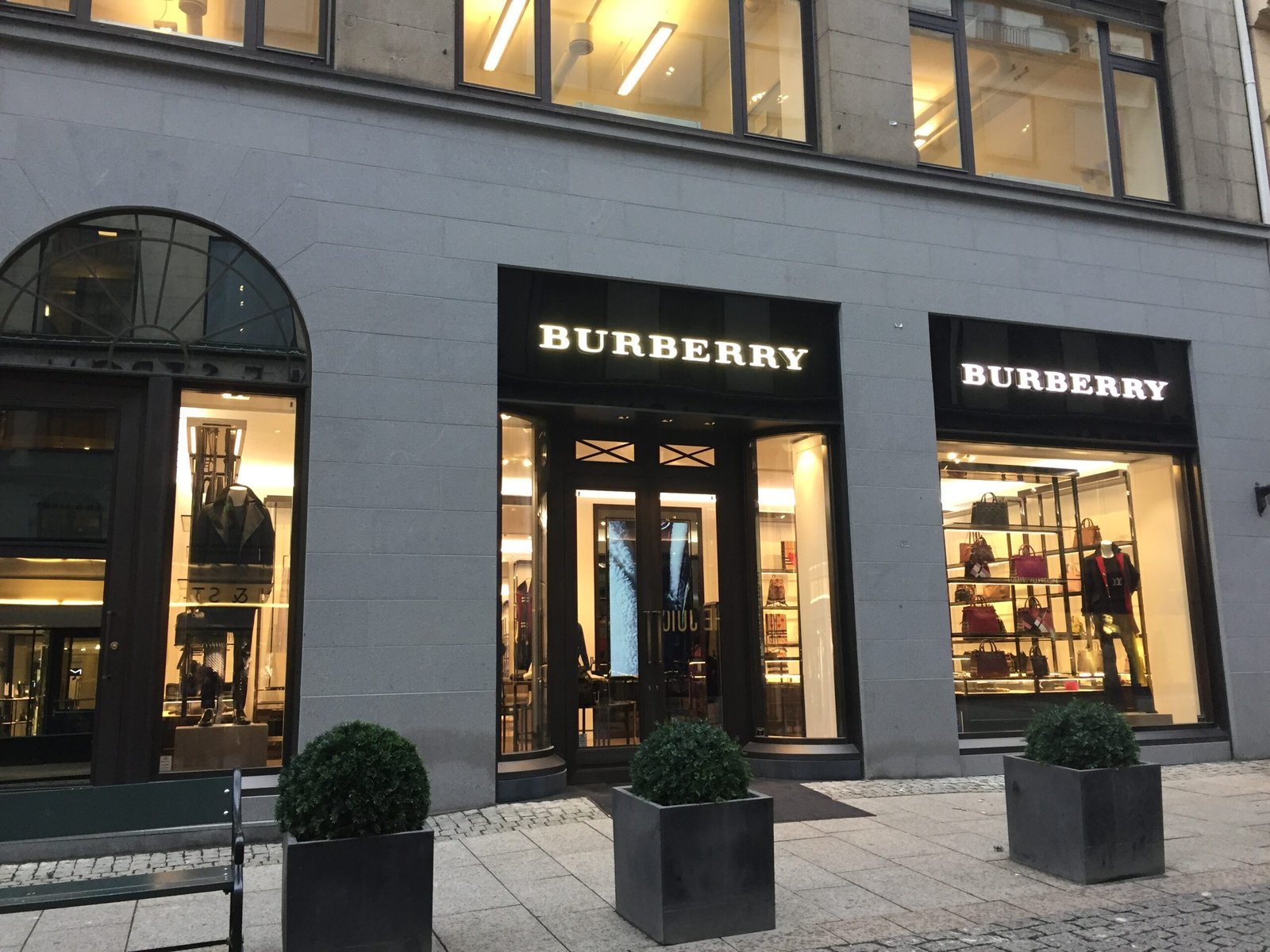 6. Burberry: When a Plaid Check Became a Social Liability (By Ssu, CC BY-SA 4.0)