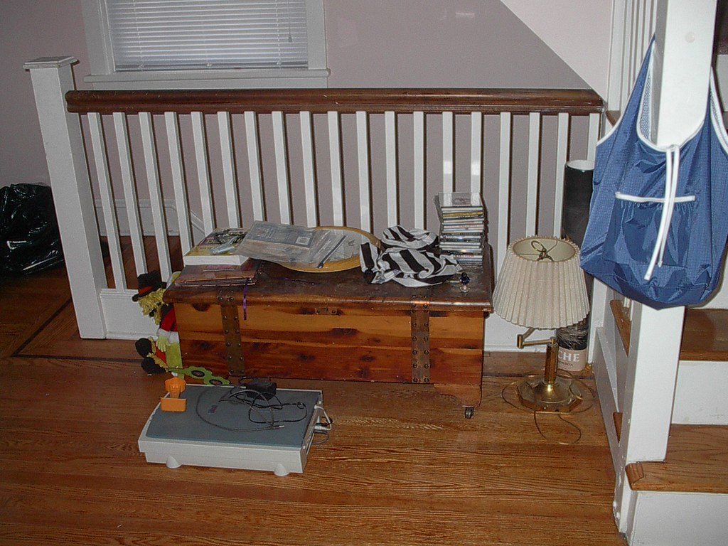 10. Clutter and Access Issues Signal Financial Disorganization (lorda, Flickr, CC BY-SA 2.0)