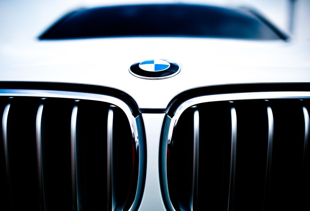 The Psychology Behind Not Showing Off (Johnny Silvercloud, Flickr, CC BY-SA 2.0)