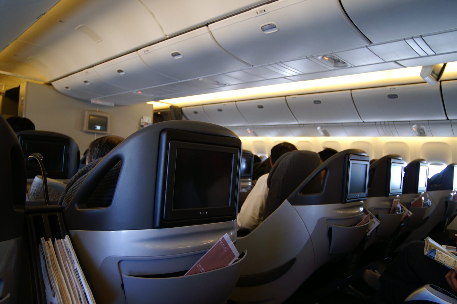2. They Never Announce Their Importance (JAL's Executive Class Cabin (Class J), CC BY-SA 2.0)
