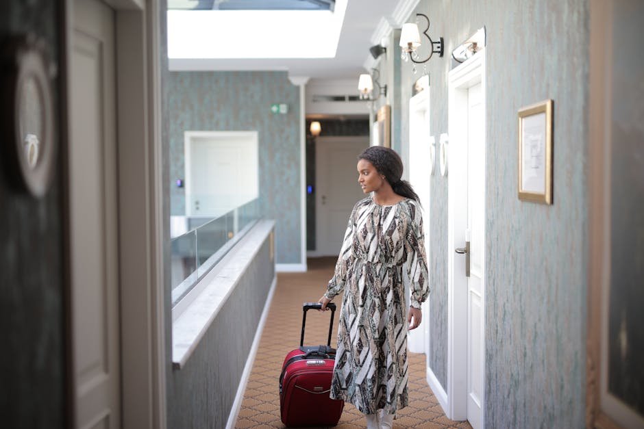 7. They Never Overpack or Fight the Overhead Bin (Image Credits: Pexels)