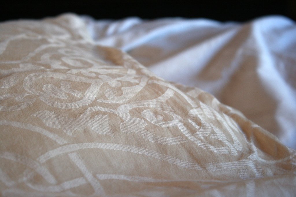 4. A Set of White or Neutral Crisp Pillow Cases (Under $25) (quinn.anya, Flickr, CC BY-SA 2.0)
