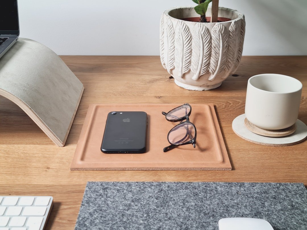 8. A Simple Tray or Valet for Your Entryway or Dresser (Under $25) (Image Credits: Unsplash)