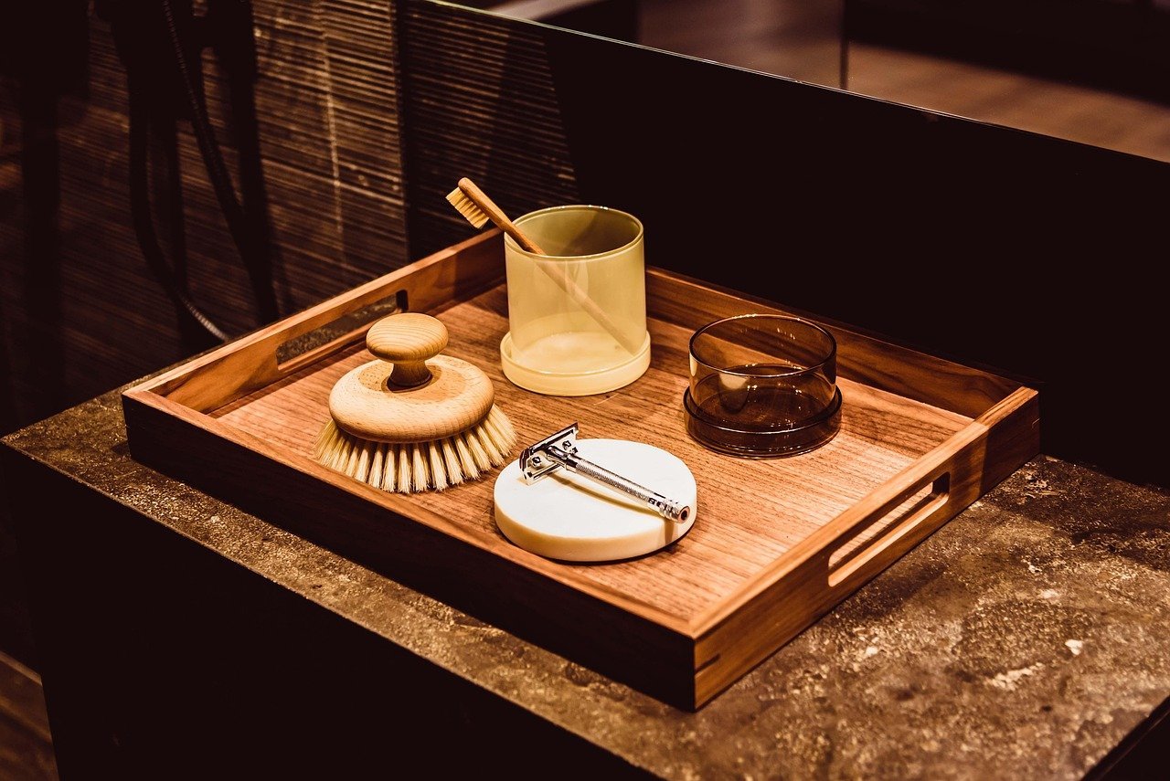 10. A Bamboo or Wooden Bath Tray (Under $40) (Image Credits: Pixabay)