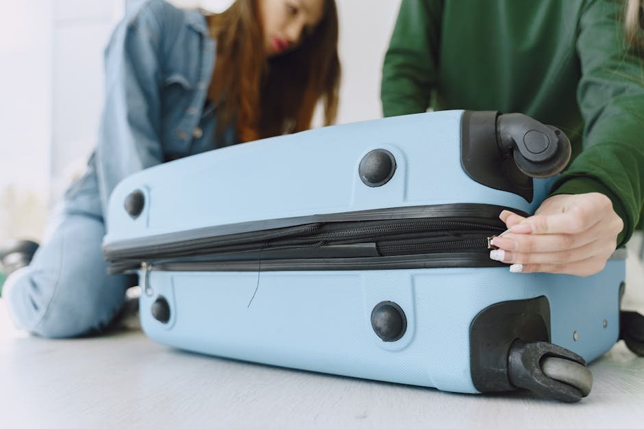 Easy Target #3: Unlocked or Weakly Secured Bags (Image Credits: Pexels)