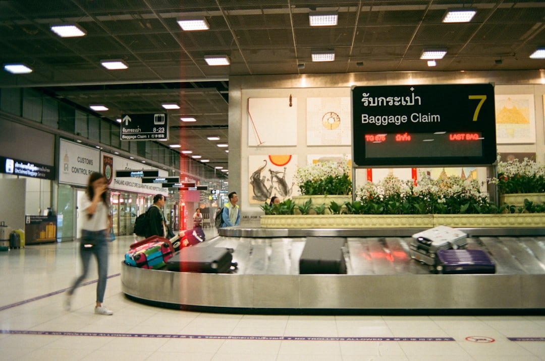 Easy Target #4: Bags Left Unattended or Picked Up Late at Carousels (Image Credits: Unsplash)