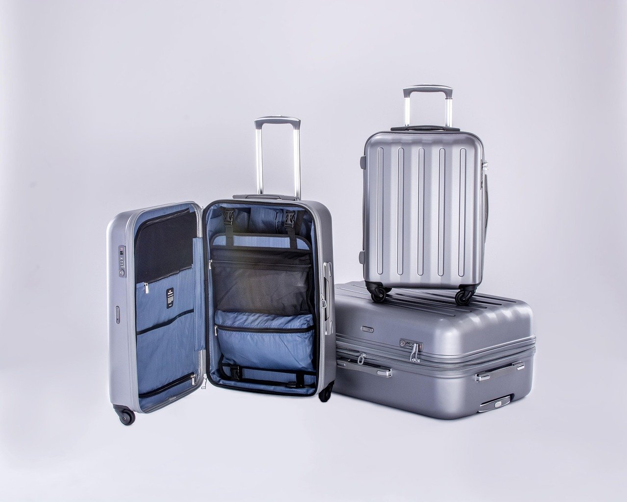 Bags That DON'T Make You a Target #4 to #6: Locked Hard-Shell, Nondescript, and Carry-On Kept Close (Image Credits: Pixabay)